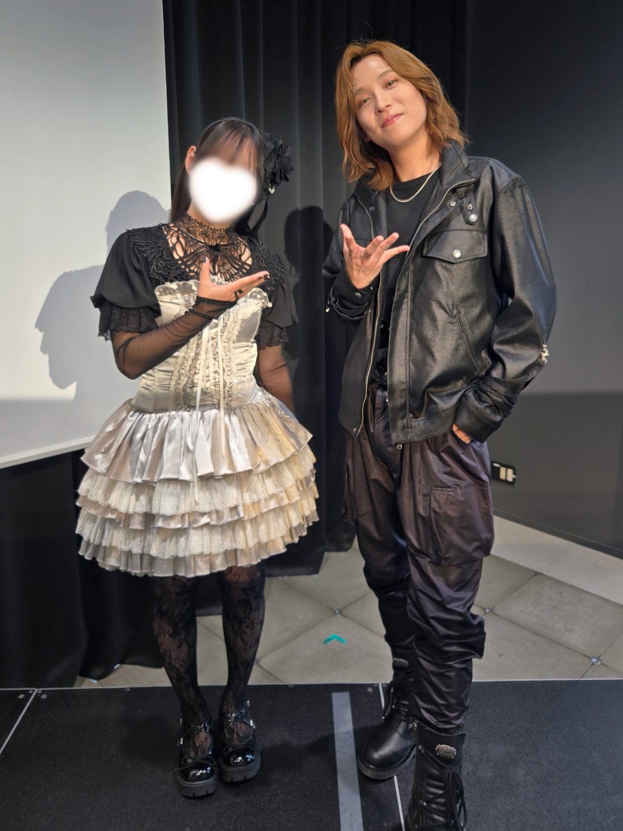 mogumana916's tweet photo. レジェンドのアツいMCを聞いて「ドーパミンっ🎶」なわたしたち♡

バーイベ1部のおろしふわふわヘアーめちゃセクシーだし、「本当にこのポーズで良いの？よくわからん！」と言われた直後で呆れ顔なのも、ズボンに手突っ込んでるのも本当に全部かっこいい🥹💕
#富園力也 https://t.co/6CvtqdSzgB