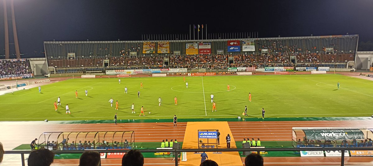 sinkai_65's tweet photo. 平日夜はギリギリだ。
東京くってくれ〜〜！
#愛媛FC https://t.co/kVSchjonSg