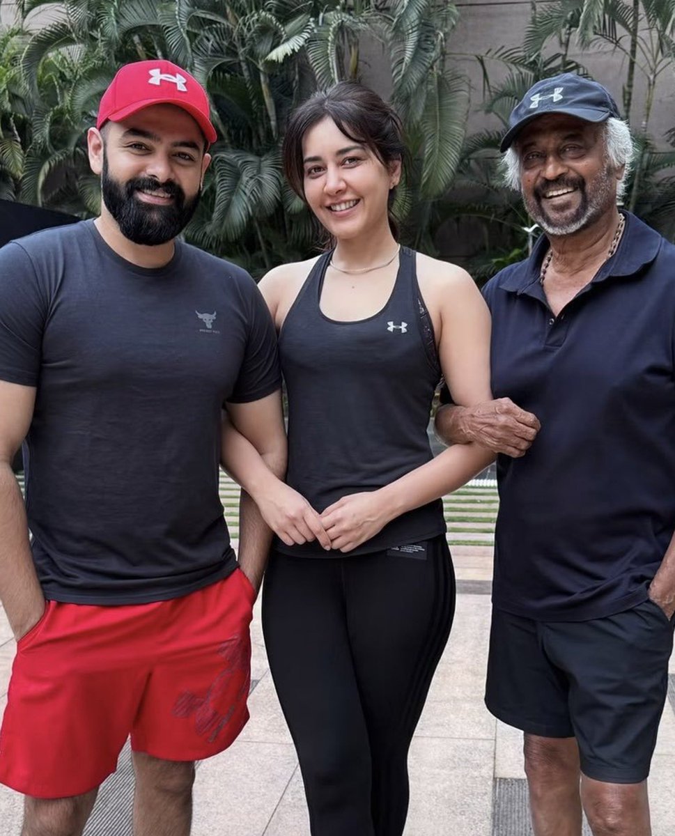 Samsaari9's tweet photo. Superstar Rajinikanth with Raashi Khanna &amp; Ram Pothineni from the sets of #Dharman 🔥

#Rajinikanth, #RaashiKhanna and #RamPothineni now officially in  #DharmanMovie. https://t.co/vrYv8B3f4m