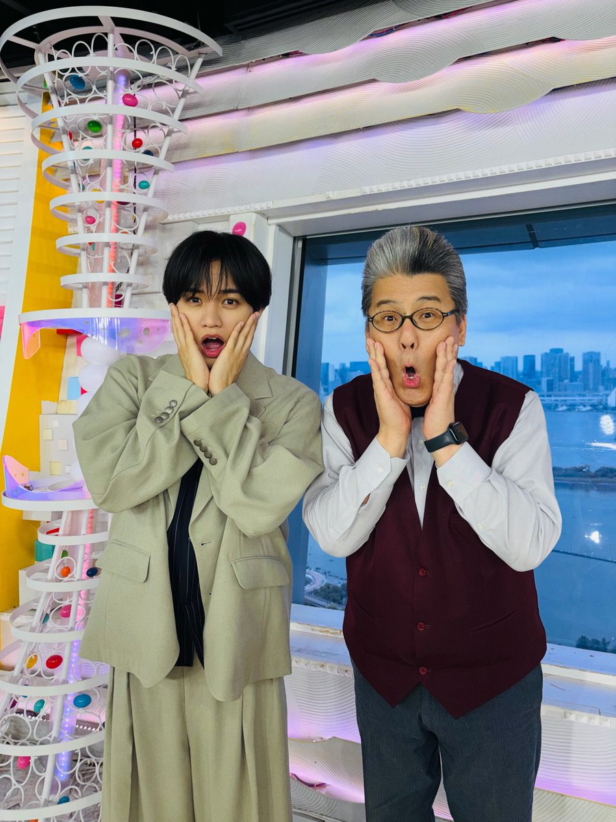 cx_mezamashi's tweet photo. ／
📢必ケンMOVIE🎬
 教えて! ＃ケンティーチャー👨‍🏫
＼

あす30日(水)は…🫰
映画界の巨匠『スティーヴン・スピルバーグ監督』のオススメ作品を紹介！
ヒントは「来る？来ない？来るんか〜い！」

さらに！ホラー好きケンティーの原点も明らかに💗
6時台、8時台でお届け👨‍🏫

＃中島健人 
めざましテレビ https://t.co/aFCfDxjd1v