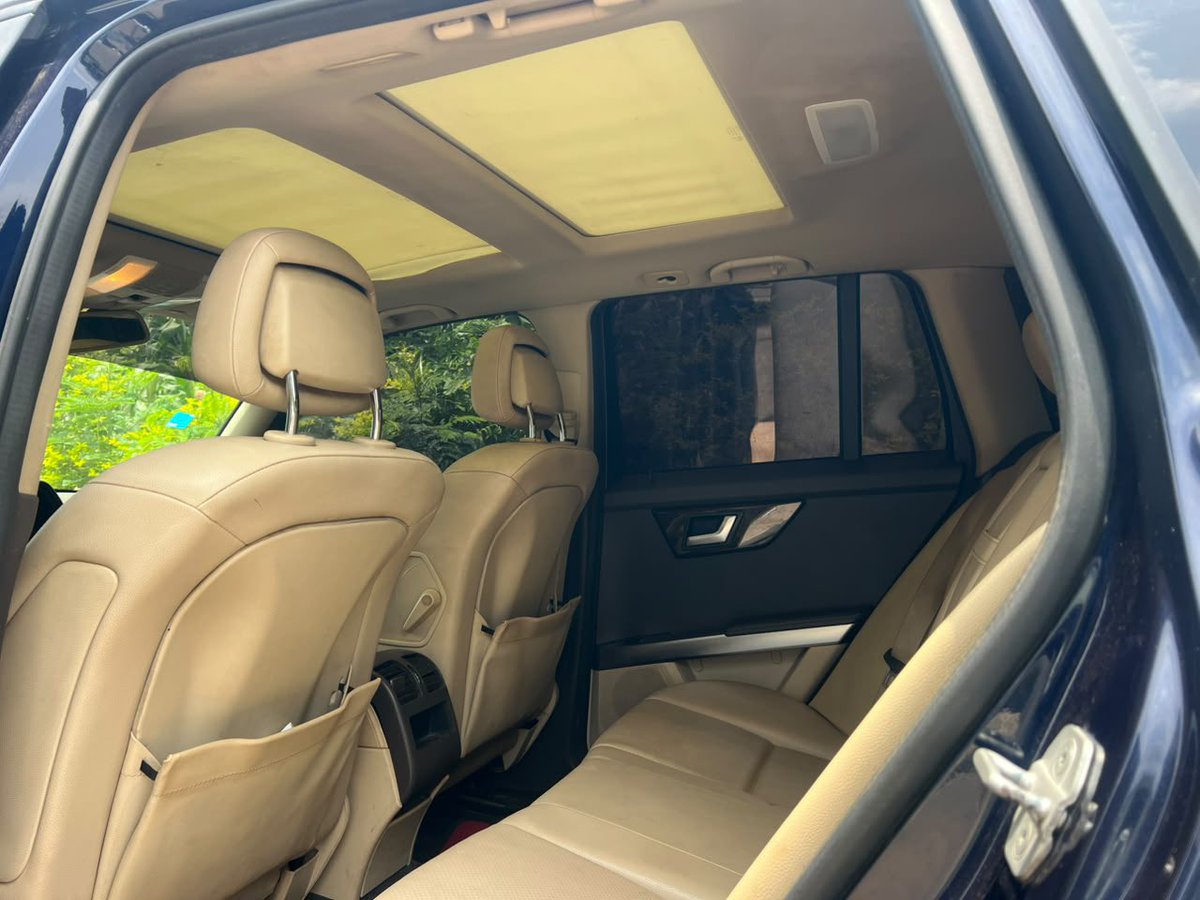 hanniya15's tweet photo. MERCEDES GLK 350 2013
Registered | 4Matic | Panoramic | AMG Rims
β¦13M | Abuja
09038661248
#QueenRideAutos #GLK350 #2013GLK #BenzAbuja #AbujaCars #CarPlugAbuja #SUVForSale #13MillionCars https://t.co/FSJ5SFLUg0
