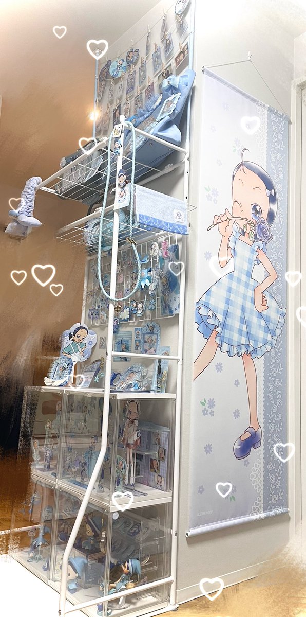 P_W_Light's tweet photo. 🩵妹尾あいこ棚⟡.·*.

ようやく全貌公開できる🥳
ずっとグッズ飾るの諦めてたんやけど、いざ飾ってみたらこんなに集まってたし毎日眼福🥰🥰
#おジャ魔女推し棚部 https://t.co/9bi7hNOYEi