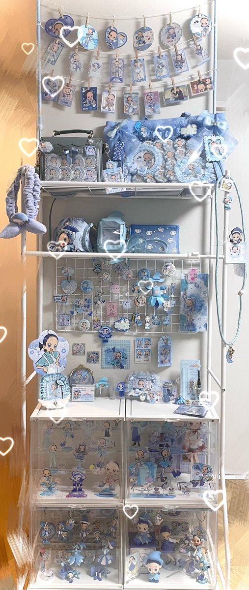 P_W_Light's tweet photo. 🩵妹尾あいこ棚⟡.·*.

ようやく全貌公開できる🥳
ずっとグッズ飾るの諦めてたんやけど、いざ飾ってみたらこんなに集まってたし毎日眼福🥰🥰
#おジャ魔女推し棚部 https://t.co/9bi7hNOYEi