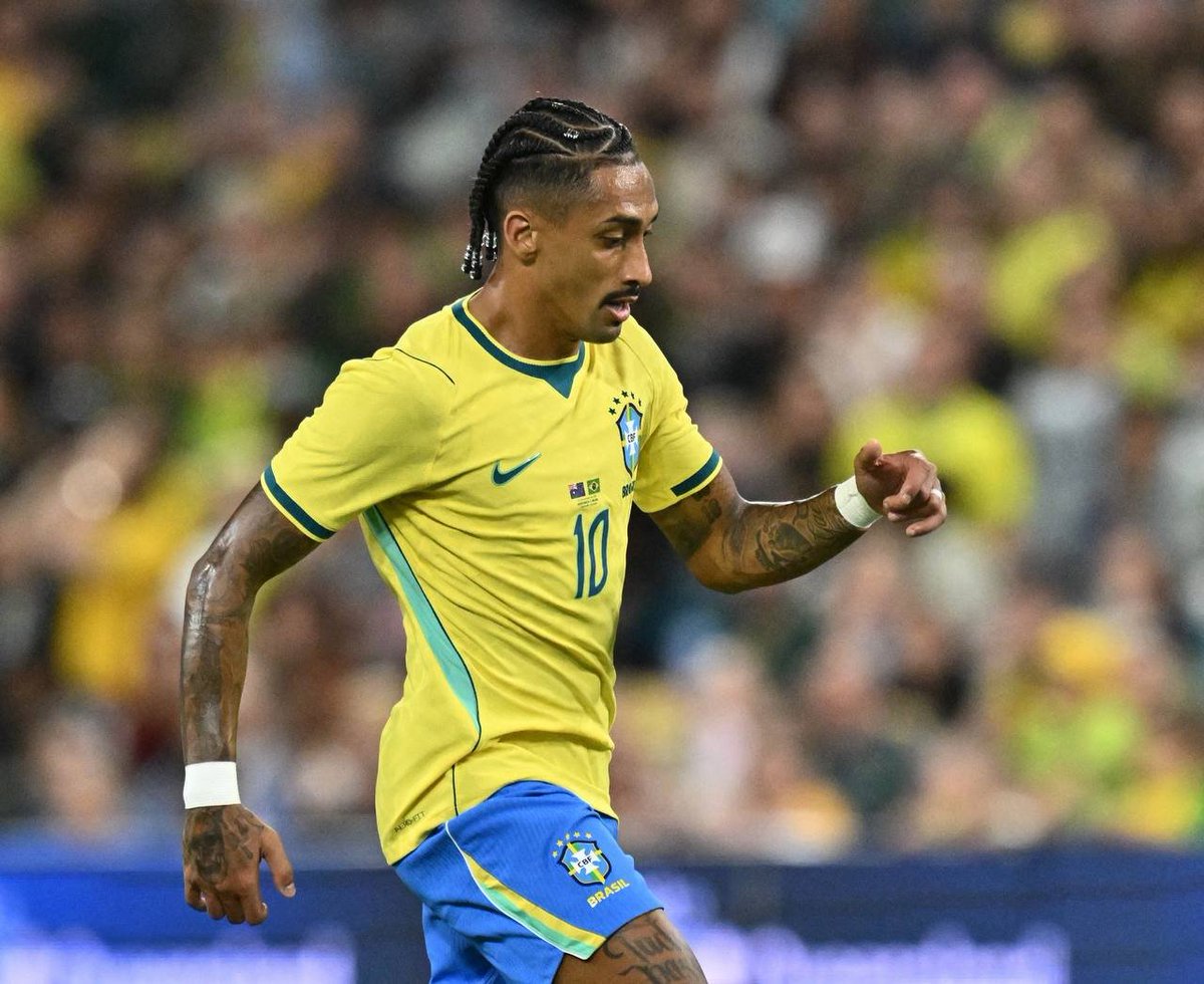Barca1899Update's tweet photo. ©️🇧🇷Raphinha is the new captain of the Brazilian national team in the absence of Marquinhos.

Rafa is taking his game to a new level and can also help us with his leadership,
says Carlo Ancelotti. https://t.co/uESYwSni7g