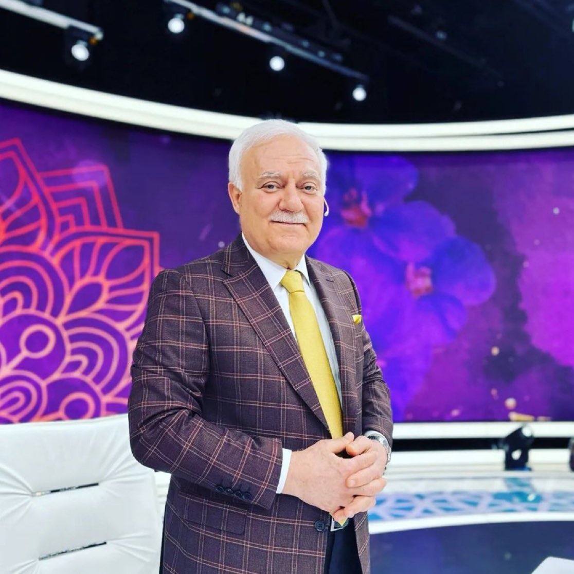 haberbandicom's tweet photo. Nihat Hatipoğlu: "Kimsenin kıyafetine müdahale edilmemeli.

Dileyen dilediği gibi giyinir." https://t.co/JS7eAstRFg