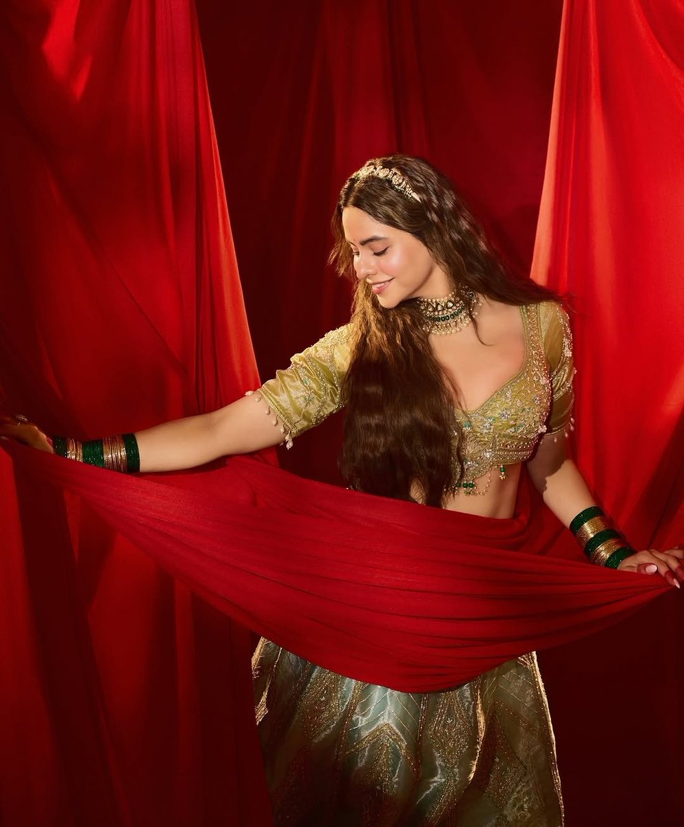 tamilcinestars's tweet photo. Good evening tweeps 💖🤩😍😘
#actresshot #actresspics #actressgallery
#Aamnasharif #aamnasharif #bollywoodactress #cinemediastars https://t.co/03yUpAJV3D https://t.co/IkQ7tGN15M
