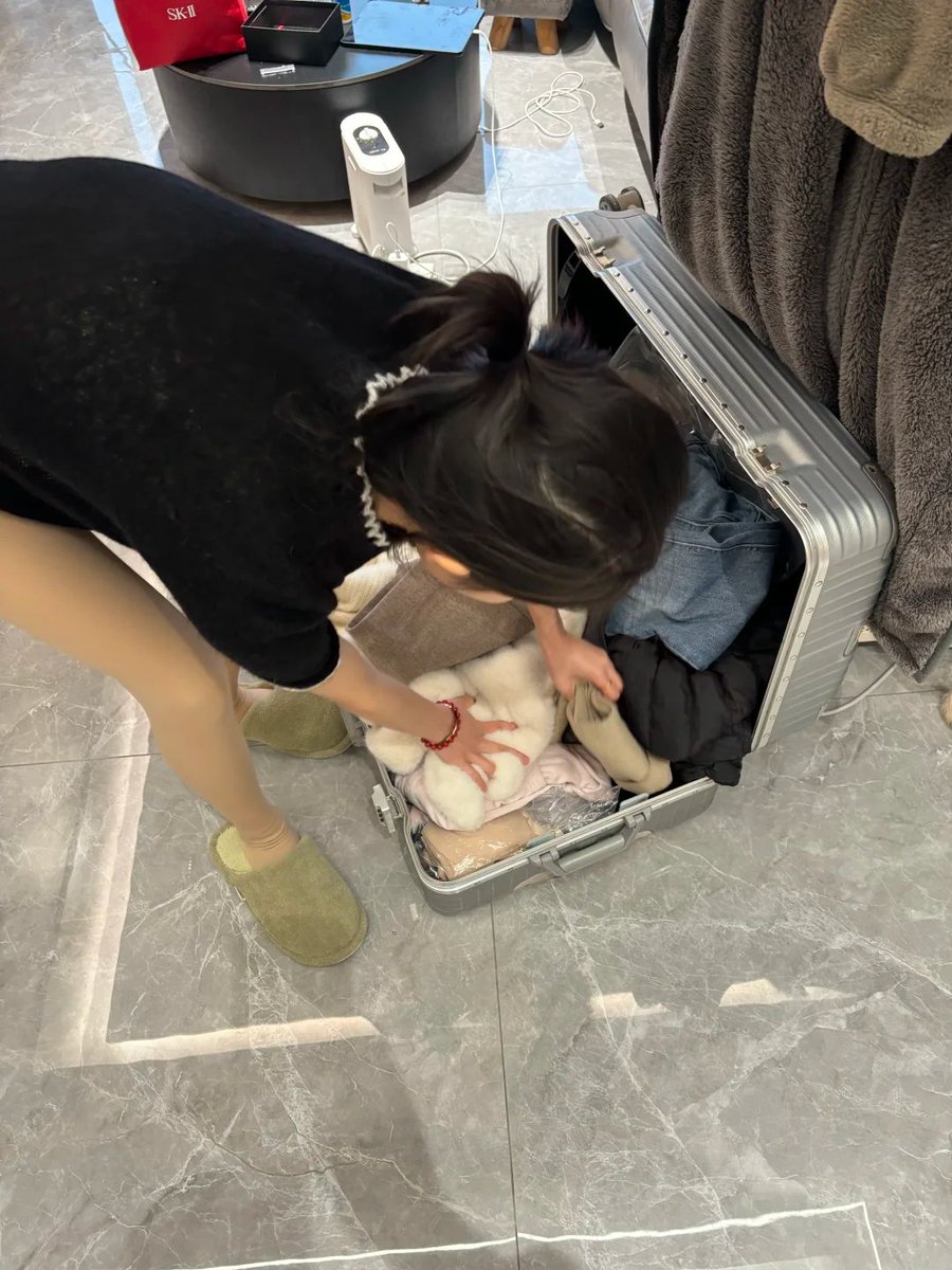 Milas791681's tweet photo. 是谁和我说山东很冷的！我带了一个行李箱的厚衣服 https://t.co/HcTgULHiEg