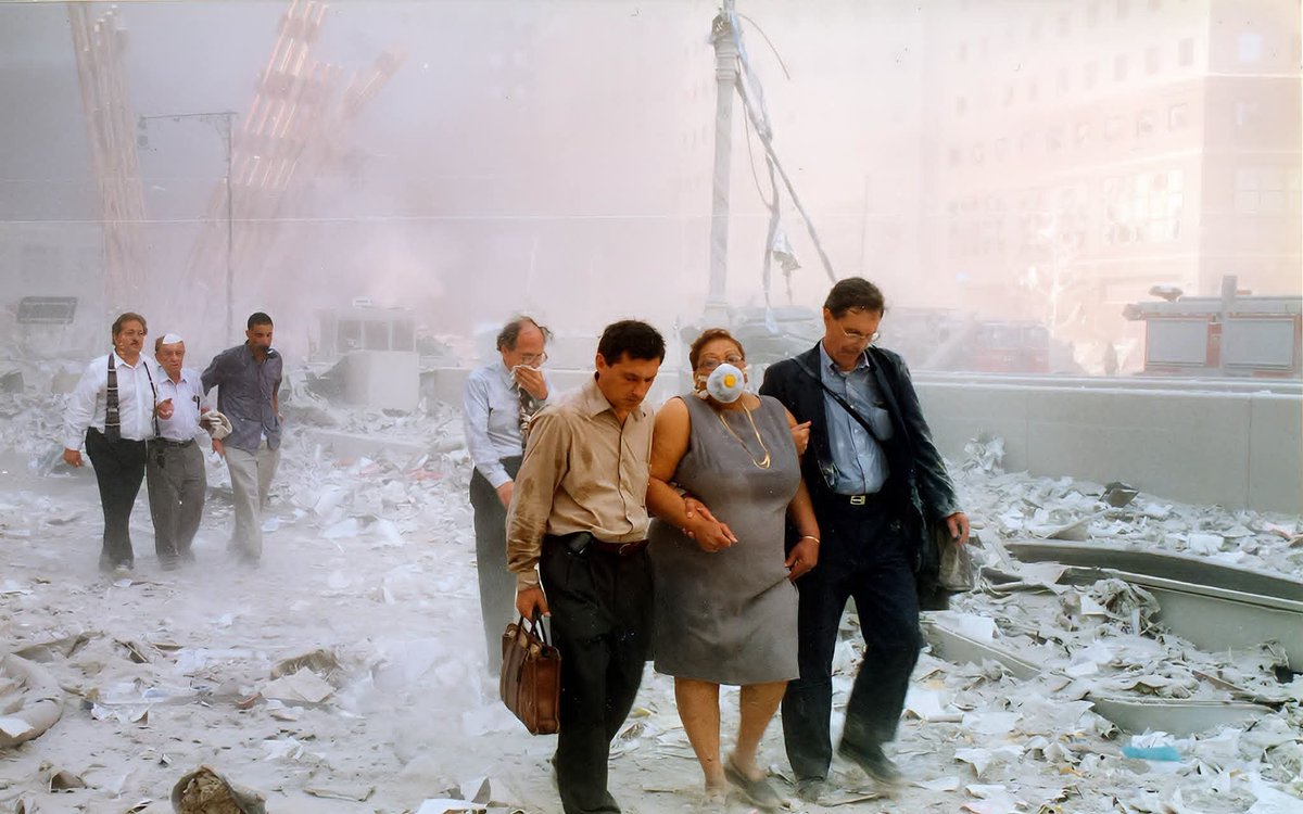 Daytobehappy's tweet photo. Today is September 29th and New York City has forgotten 9/11 but we never will! https://t.co/83DR8jJoCH