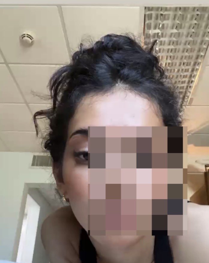 elsaikyt's tweet photo. أحبك يالتسريحات العشوائيه اللي اسويها باكثر يوم فاضيه فيه بس انتي ليش ما تحبيني وماتضبطين الا هالوگت؟؟ https://t.co/No0zSl0S8e