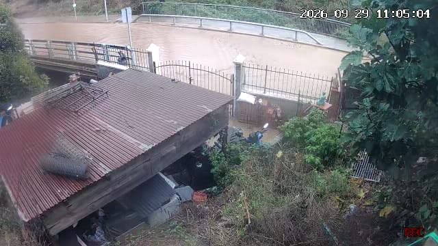 rosacarme07's tweet photo. Ctra vallvidrera a Sant Cugat 351 també
Inundada per els imbornals bruts https://t.co/IfuXj7Y6Ym