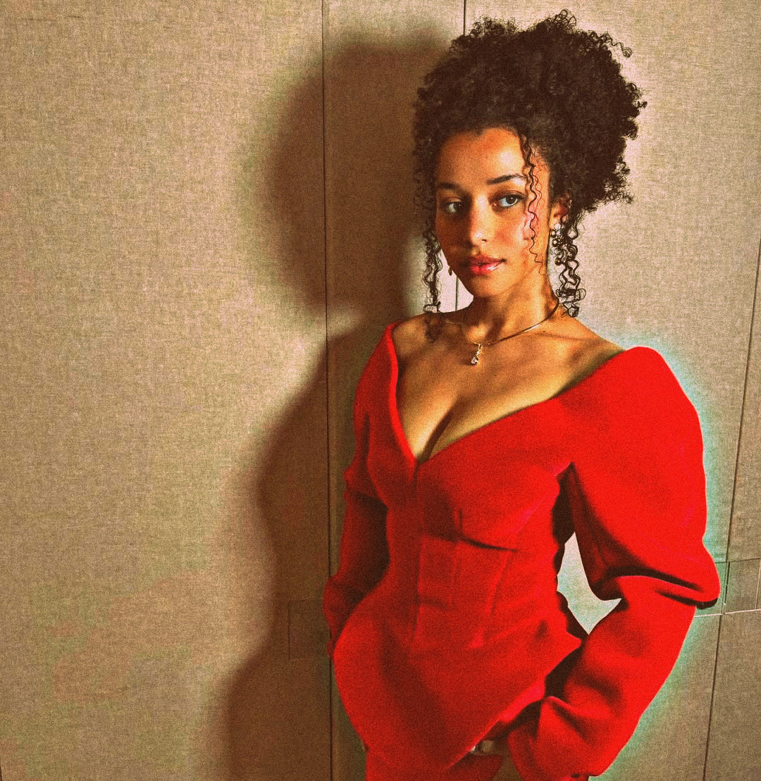 balletweb's tweet photo. ⠀

⠀⠀⠀⠀⠀i'll have you seeing red 💋

⠀ https://t.co/PznX8wtXlo