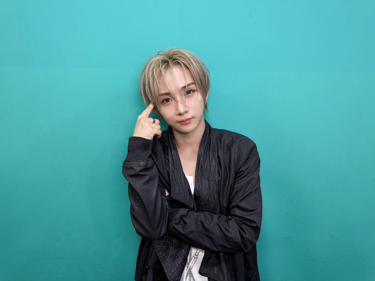 JUNIL_official's tweet photo. 260929 ENA K POP UP CHART SHOW

❤️응원소리가 너무 잘 들렸어요!! 자신감 💯 사랑해요 오늘듀 ㅎ

#PARKJUNIL #박준일 
#BREAK_IT
#PARKJUNIL_BREAK_IT
#ENAKPOPUPCHARTSHOW https://t.co/3pui3QkKPy
