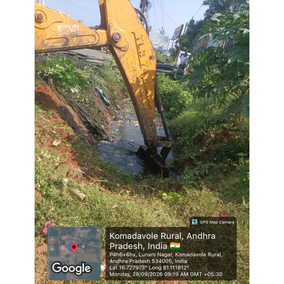 elurumc's tweet photo. @CDMA_Municipal @SwachhaAndhra ✨Eluru Municipal Corporation✨
Key focus areas:
Desilting of drains in all 5 circles.
Removal of CTUs (Cleanliness Target Units).
Keeping Eluru clean and healthy is our collective goal! 🧹
#SwachhataHiSeva 
#SwachhBharatMission 
#SwachhAndhra https://t.co/UAQVBDg3Dw