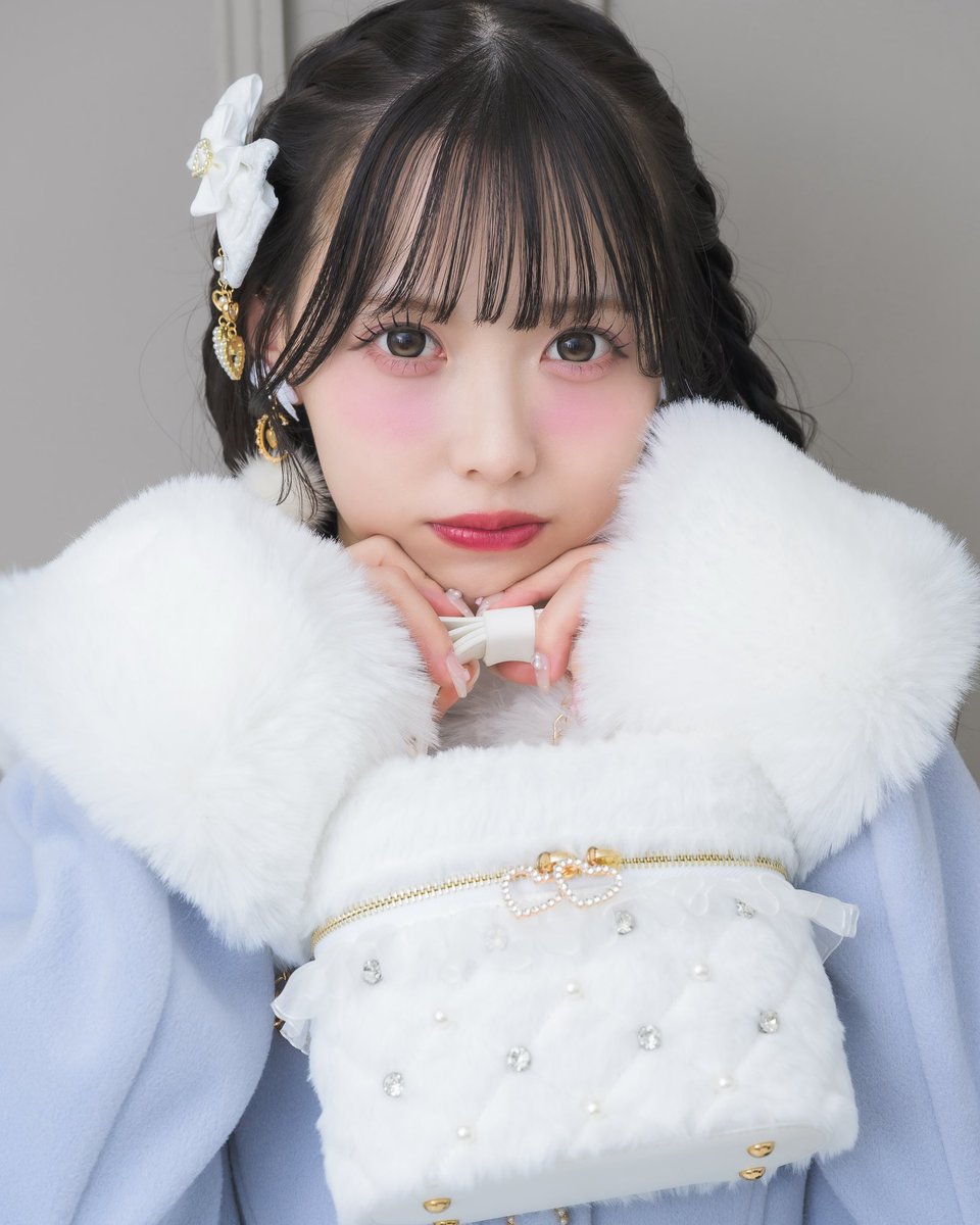 ROJITA__jp's tweet photo. ⁡大人気のバニティバッグが
店舗/WEB再販中🎀‧₊˚ 

ファーキルトバニティバッグ
price : ¥9,790(税込)
color :pink/white/black
⁡
⁡ https://t.co/BBOEzPOy29

#ROJITA 
#ロジータ https://t.co/TkZj1kdjcy