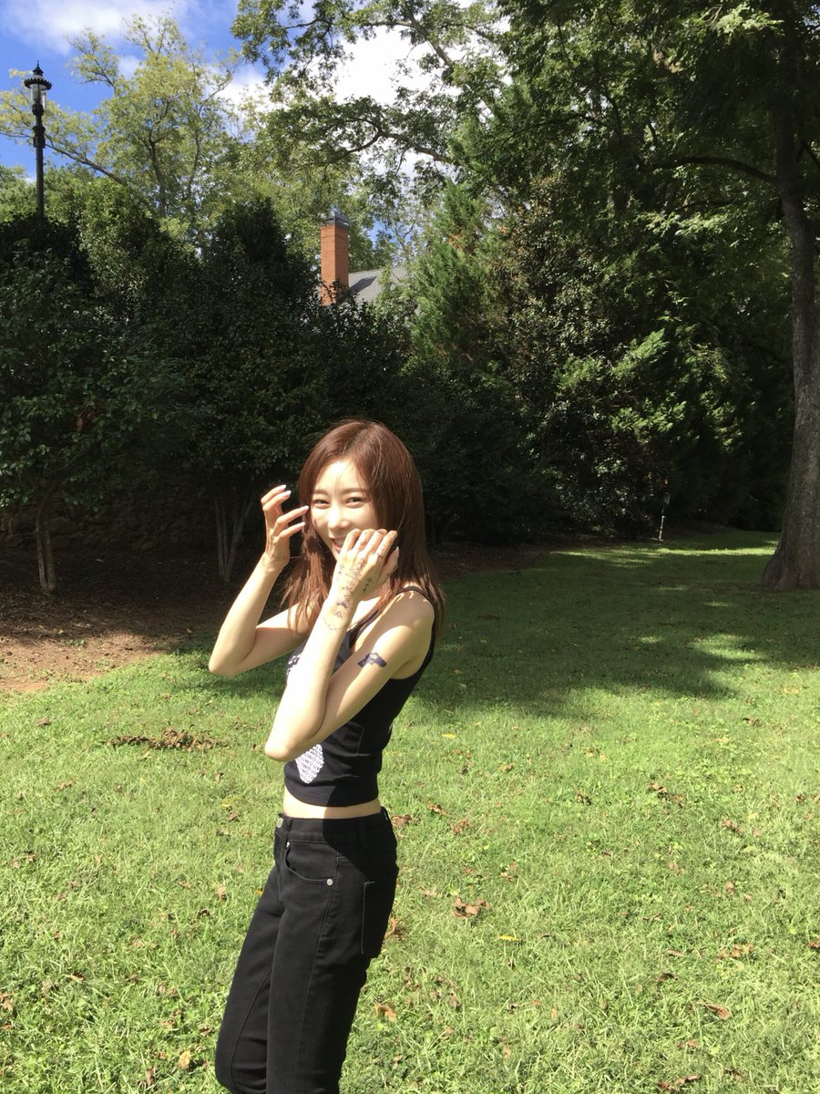 aespa_official's tweet photo. fallin’ in mystic falls

#aespa #æspa #에스파 
#GISELLE #지젤 https://t.co/rlbTONOqBT