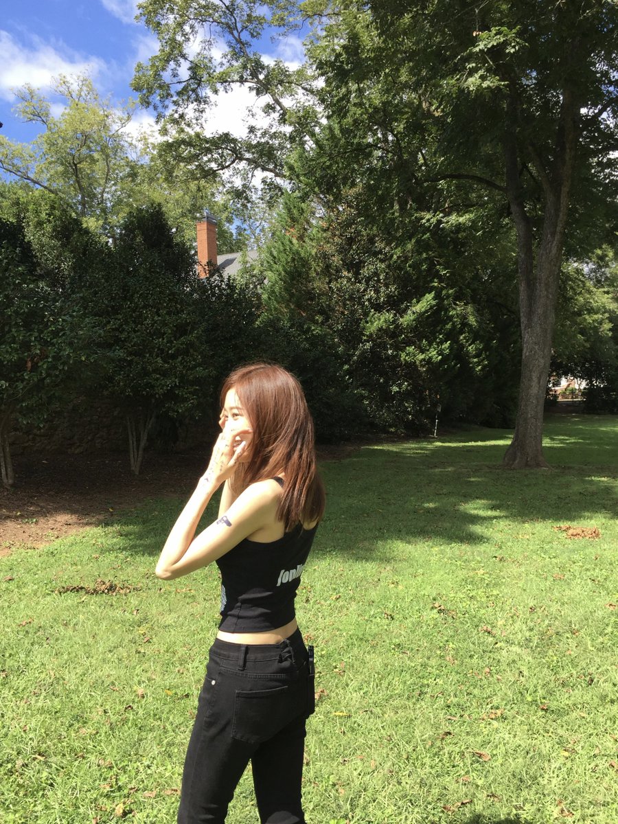 aespa_official's tweet photo. fallin’ in mystic falls

#aespa #æspa #에스파 
#GISELLE #지젤 https://t.co/rlbTONOqBT