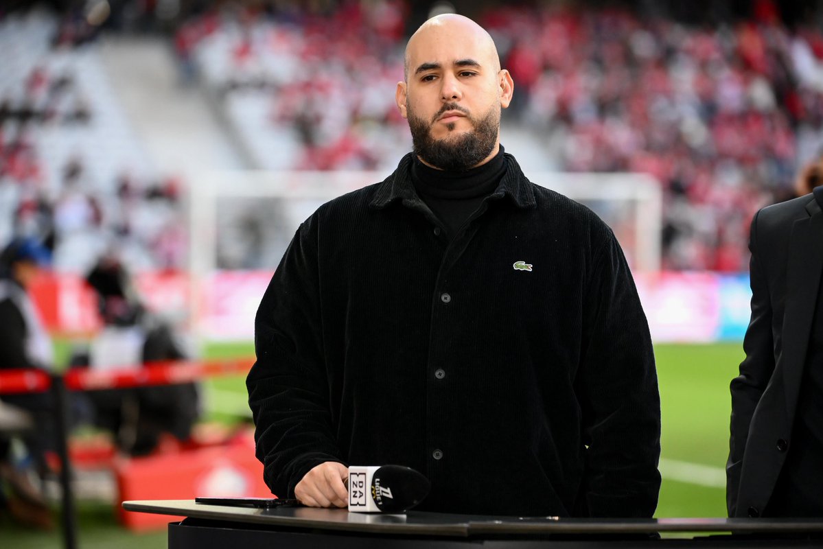 ActuFoot_'s tweet photo. 🚨 Walid ACHERCHOUR : « TCHOUAMENI 🇫🇷 C’EST L’ARGENT QUE TU ÉPARGNES, C’EST LE LIVRET A 💶. 😭

C’EST PAS LA BOURSE LÀ, 0 RISQUE. AH PAR CONTRE L’OSEILLE EST LÀ, IL VA GARDER LA BALLE IL VA PAS LA PERDRE. On peut pas gagner d’oseille… 😂

Camavinga peut nous faire gagner de l’oseille. »