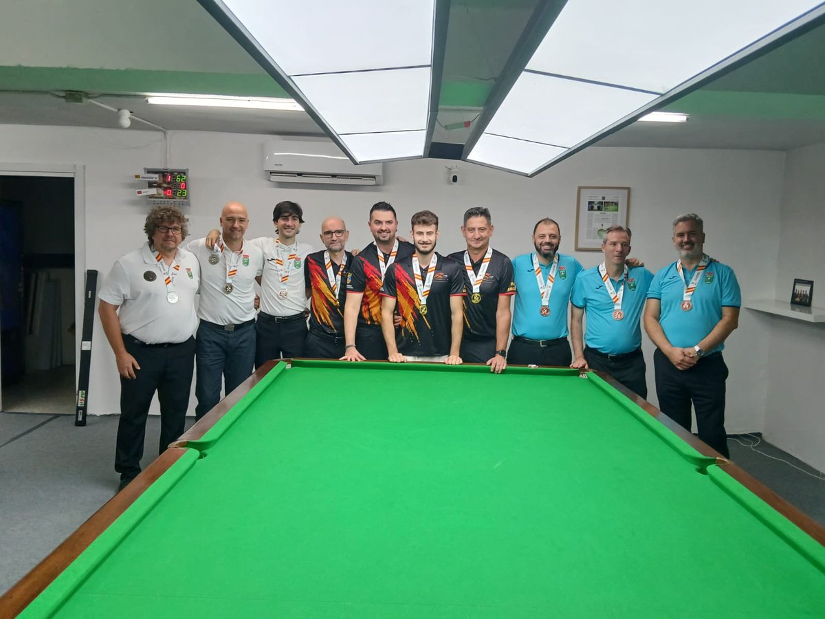 GuilleCordoba97's tweet photo. 2026, año histórico para el snooker en España, ya pasó. Arranca una temporada para definir el rumbo de un deporte que crece, pero que necesita más jugadores, el apoyo real de la federación y ampliar sus raíces. Escribo un reportaje con todos los detalles.
https://t.co/DSQDotbDOz https://t.co/fde5SExQep