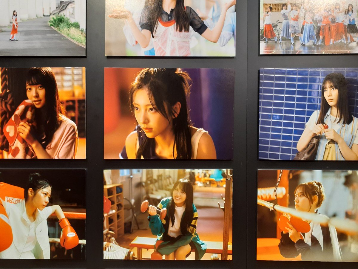 efomega2210's tweet photo. パネル展で小西とアンミカさんが向かい合っててジワジワ来る
#日向坂46_イチャイチャ虫 https://t.co/m6OZ5dmPWC