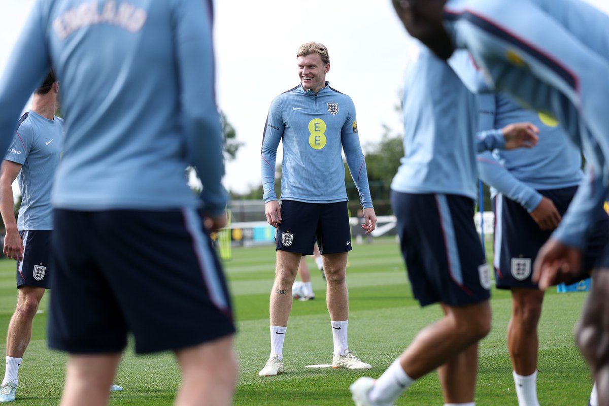Everton's tweet photo. Tuning up for Czechia. 💪

Jordan Pickford, James Garner and Jarrad Branthwaite train with England ahead of tonight’s UEFA Nations League clash (7.45pm BST) in Prague. 🏴󠁧󠁢󠁥󠁮󠁧󠁿 https://t.co/3HYfk8bI5Q