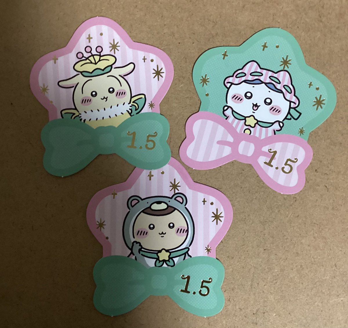 yuzuhacha's tweet photo. 仕事帰りに���った梅田店で貰ったおほしさまカードの引き良すぎ
本音はちいかわが欲しかったが
3回で断念したけど、もっとループしたかった

前のりんごカードの時は心斎橋店でほぼ並びなしでループ出来たのに

【交換求めてません】

＃ちいかわ
＃ちいかわぽけっと https://t.co/2MwyWTbfzy