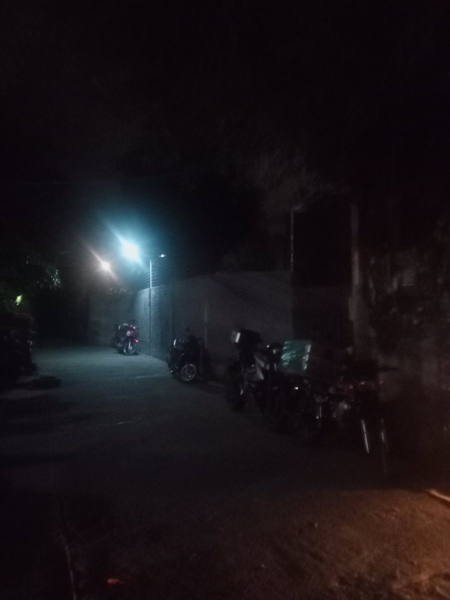 qinedgar's tweet photo. Groceries at this hour!! (6pm) (IM USUALLY ASLEEP BY 4PM!) https://t.co/kYVGrDQIRM