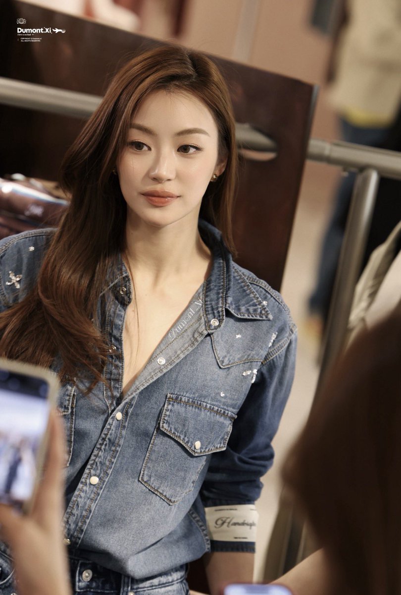 isbellaa11's tweet photo. WHY IS SHE SO HANDSOME !!?🫠🫠🫠🫠🫠🫠🫠🫠🫠🫠🫠🫠🫠🫠🫠

MIU NATSHA AT AMR POP-UP HK
#AMRDeSaisonXMiu https://t.co/UfCZAjyUyf