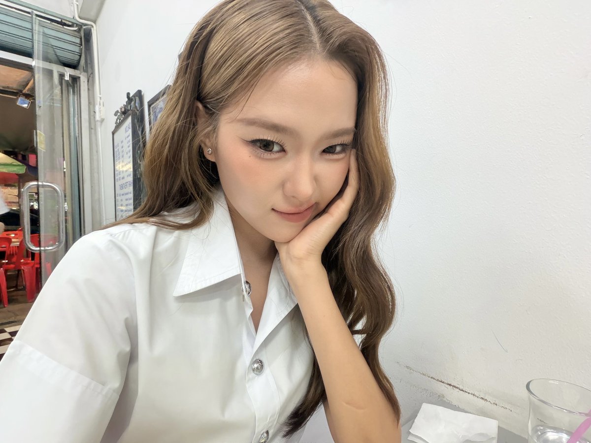 nepjuneys's tweet photo. Reminderr🐰👋🏻
พรุ่งนี้มาเจอบัณฑิตได้ที่คณะบัญชี จุฬาฯ 5-6โมงเย็นนะค้าบบ เจอกันนะๆ อยากเจอทุกคนเลยย (เดี๋ยวพรุ่งนี้แปะรูปจุดนัดพบให้อีกทีคั้บ)
See yaaaa🫣🌟🩵

#nepjuneys https://t.co/jc4J85vEX0