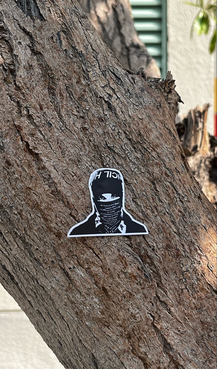 Esdeekidax's tweet photo. mission accomplished esdee is officially everywhere 😛 https://t.co/HVTb367JSt