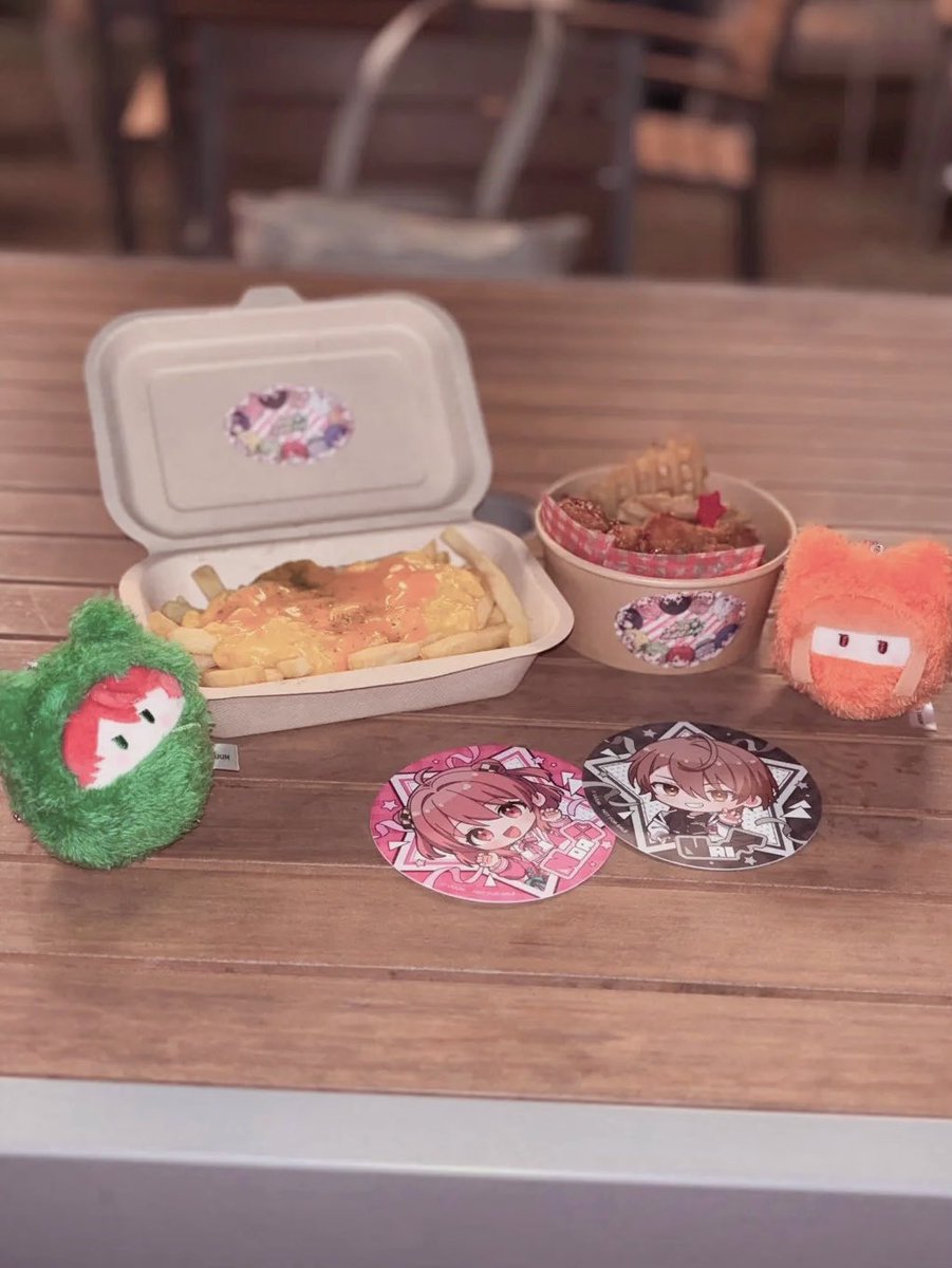 p0e29's tweet photo. @eto_cp ちゃんへ(>ч<)♥

9月27日によみうりランドお邪魔してきました🎶 園内がからぴち仕様になっててとっても素敵でしたт ̫т 最高に楽しかったです💕💕

今日もだいすきです🍫♡

 #からぴち  #えと ちゃん https://t.co/ZKSuzosEc3