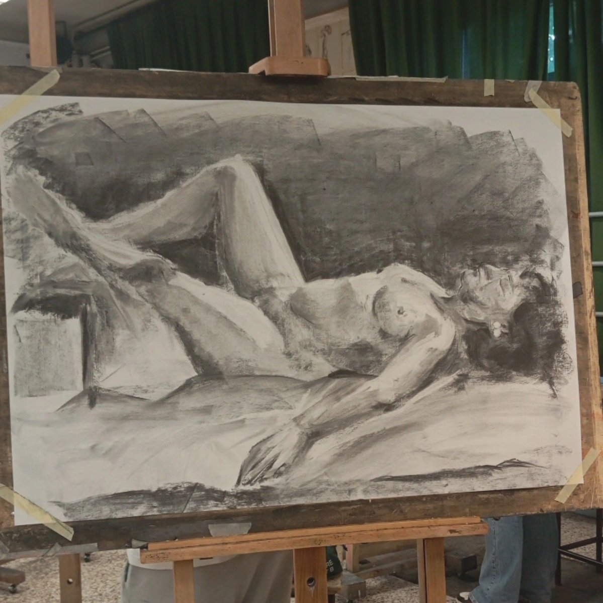 Liene_arte's tweet photo. Ni yo le tenía fé al dibujo pero me lo esperaba peor 👀✨
#carboncillo #boceto #tradicional #arte #dibujo https://t.co/wdXZh8pU6U