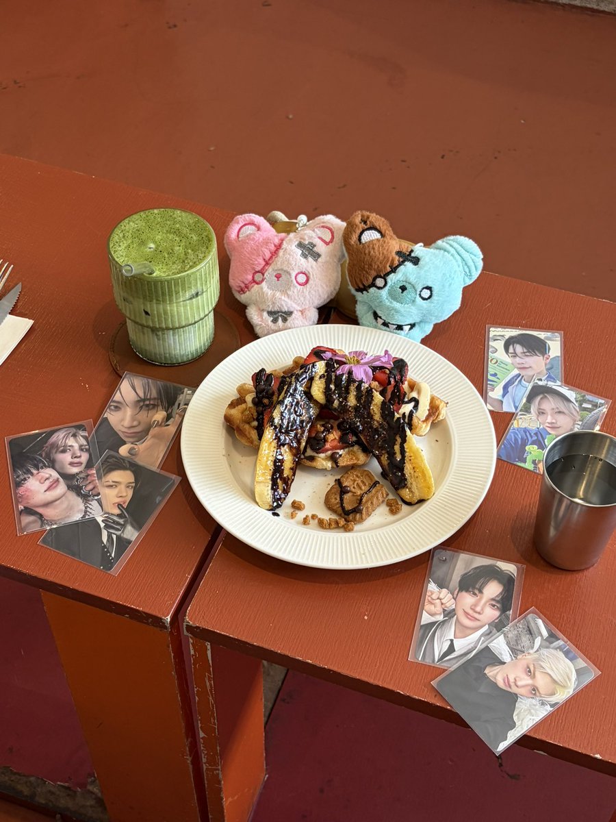 mongmongmaki's tweet photo. #luneeats japanese food + croffles so yummy! ᶻ 𝗓 𐰁 https://t.co/iGUpYcuudp