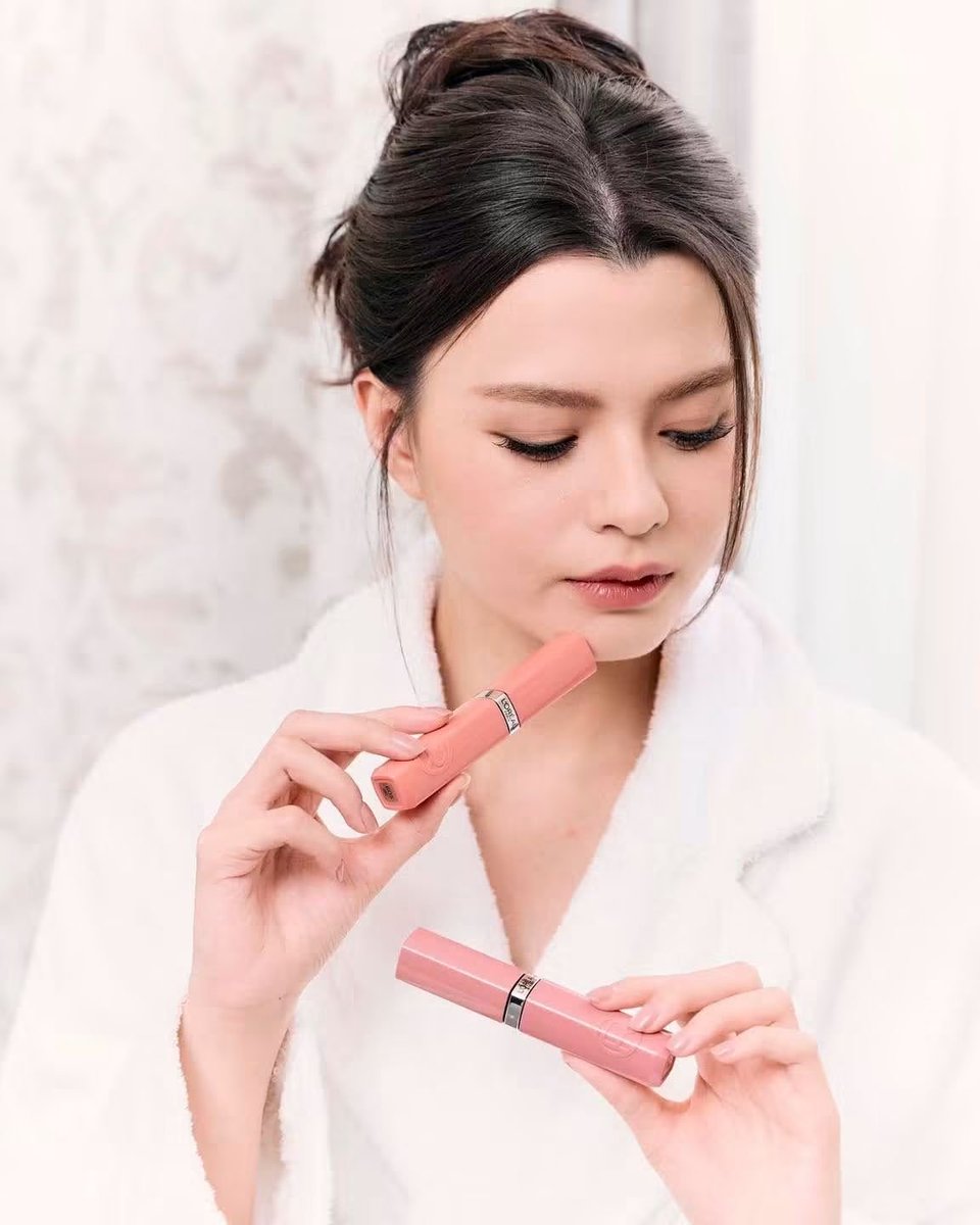Xtrafillent's tweet photo. ส่องลุค 'เบ็คกี้ รีเบคก้า' ก่อนปรากฏตัวบนรันเวย์ Le Défile L'Oréal Paris 2026 พร้อมคอมพลีตเมคอัพลุคด้วย LOréal Paris

REBECCA LE DEFILE LOREAL PARIS26
#LeDefileLOrealParis2026xBecky #beckysangels 
#BeckyArmstrong #RebeccaxLOrealParis #LeDefileLOrealParis
#LOrealParisTH https://t.co/JfdYaP1FW6