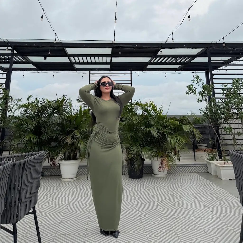 Shruti_here_'s tweet photo. Just a girl a who loves her vibes 💚 https://t.co/9423Ruj9yf