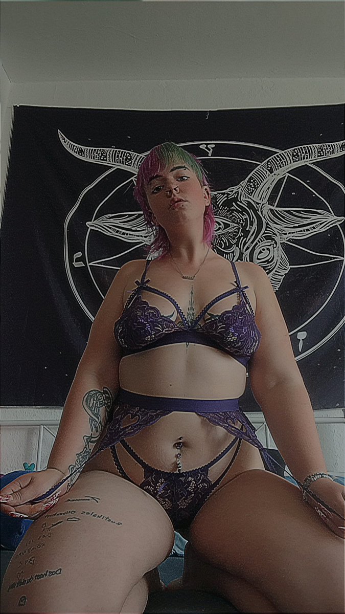 _succubus_5's tweet photo. Finally getting to Post more I got from my wishlist🙌💜 got those New under wear, fishnet top and nippel patches😮‍💨💜

#gothicaesthetic #alternativefashion #darkaesthetics #darkromancegirl #tfpshooting #model #alternative #tattooedgirl #piercedgirl #colouredhair https://t.co/tKPqz23B2K