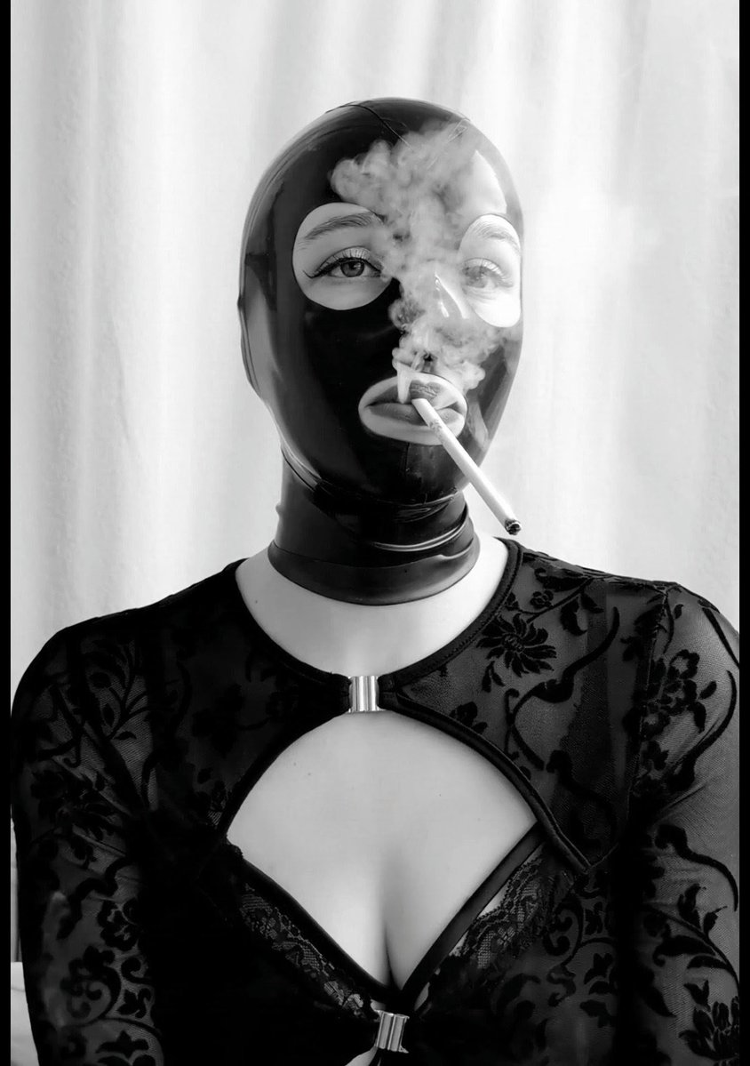 SmokingPet's tweet photo. The day can begin, I'm ready. Have you already looked at the wish list today? #smoking #eve120 #latex #allwhite https://t.co/5bjbrjQUw8
