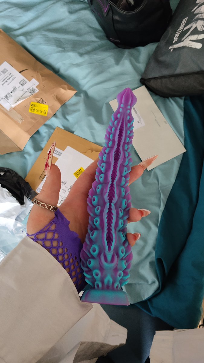 _succubus_5's tweet photo. Also got this New damn adorable dress and Funk toy 🤭💜

#gothicaesthetic #alternativefashion #darkaesthetics #darkromancegirl #tfpshooting #model #alternative #tattooedgirl #piercedgirl #colouredhair https://t.co/I1j2g7PsTo