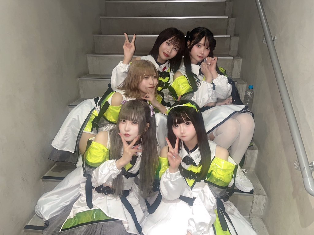 ASTRAILL_info's tweet photo. ▶︎THANK YOU FOR TODAY… 💫     

9/29(火)
『UNIVERSE企画 4th anniversary
「OVER DANCE KILL」
@ supported by偶像和音』

ありがとうございました︎🌟  

>>> SETLIST... 🪐　

1. SE
2.ニューロマンサー
3.ヴァルキア
4.切り裂いて、青春
5.アレス
6.アルテミス
7.ファイアフライ
END MC

 #アストレイル