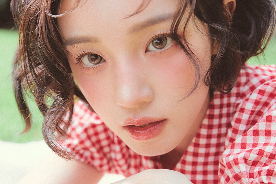 soompi's tweet photo. #idle's #Yuqi Drops Lovely Concept Photos For Upcoming Solo Mini Album "27"
https://t.co/uYzHOUIgBF https://t.co/6PbbO3hFDg