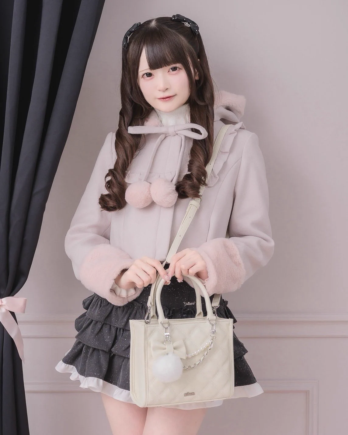 pium ビジューチェーン付きハートファーバッグ ホワイト pium ファー