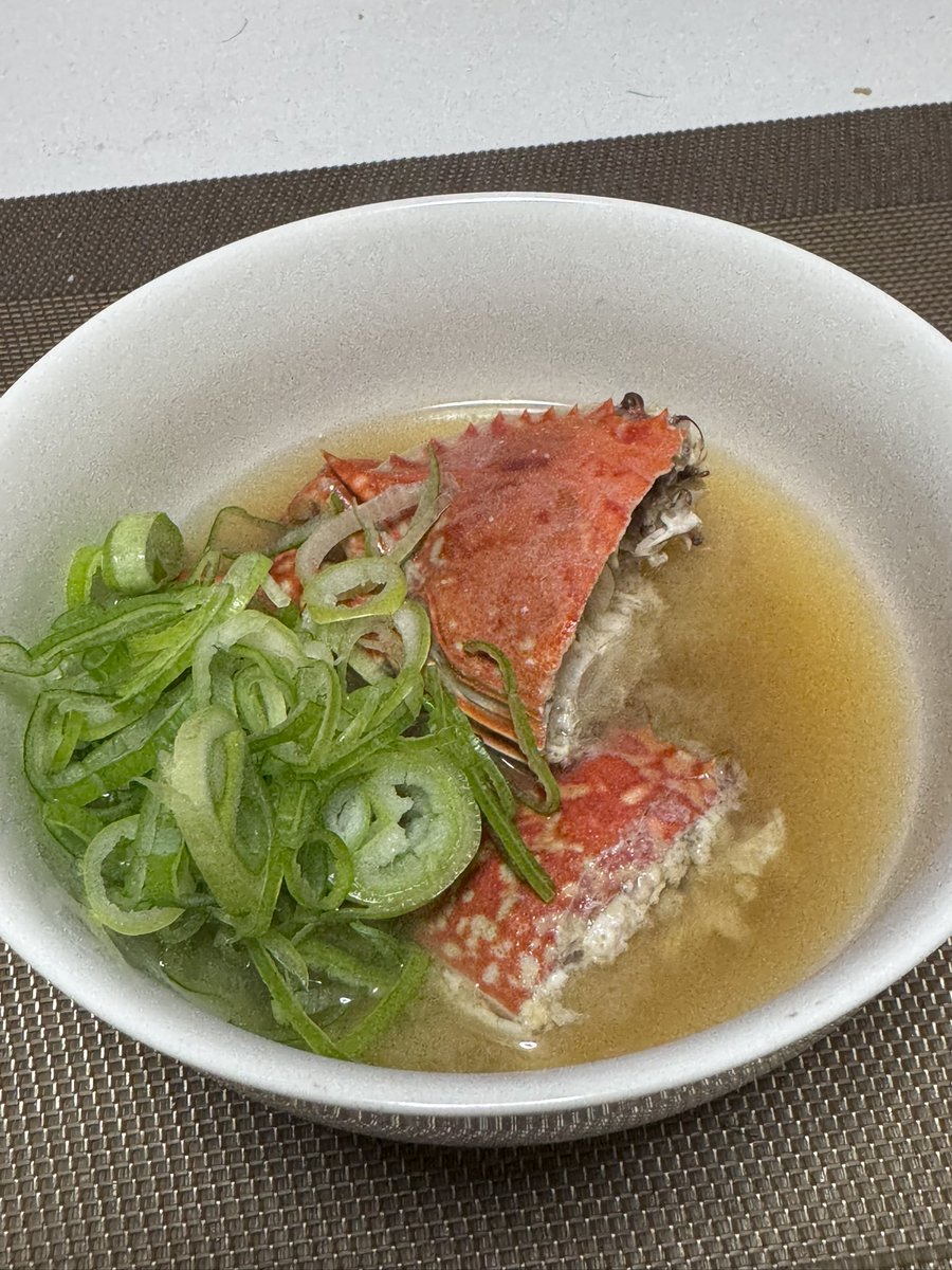 hemchikovman1's tweet photo. 味噌汁が

美味すぎる。

タダでワタリガニ食えるなんて贅沢だな(笑) https://t.co/MUGH0G63Cd
