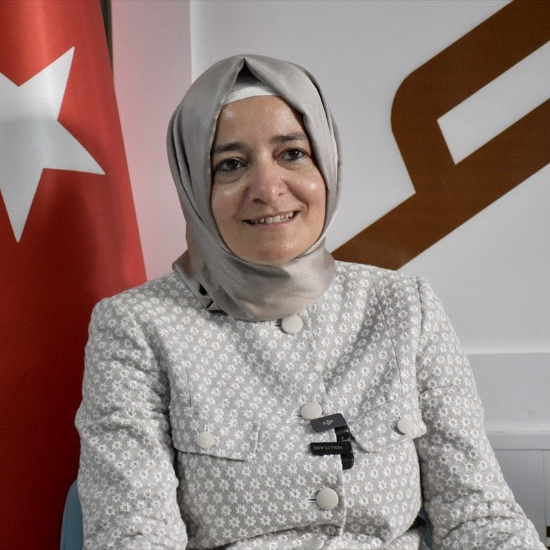 MustafaBedrhan's tweet photo. Suçluyu övmek için demiyorum ama şunu yapacak yada yapan bir tane chpli gösterin..
❗️Fon soruşturması kapsamında adı gündeme gelen Fatma Betül Sayan Kaya ile eşi İlyas Kaya’nın, Özata dan elde ettikleri öne sürülen yaklaşık 2,2 milyar TL'yi iade ettiği öğrenildi. https://t.co/S70b8Nq1DS