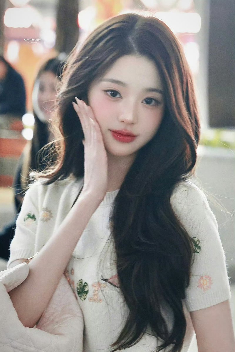 taday538j0831's tweet photo. No one pulls off Dior’s luxury charm quite like Jang Wonyoung.

WONYOUNG IN DIOR
#WonyoungDiorSummer27
#JANGWONYOUNG
#WONYOUNG
#DiorSummer27 @Dior https://t.co/bU5IFQ4GUk