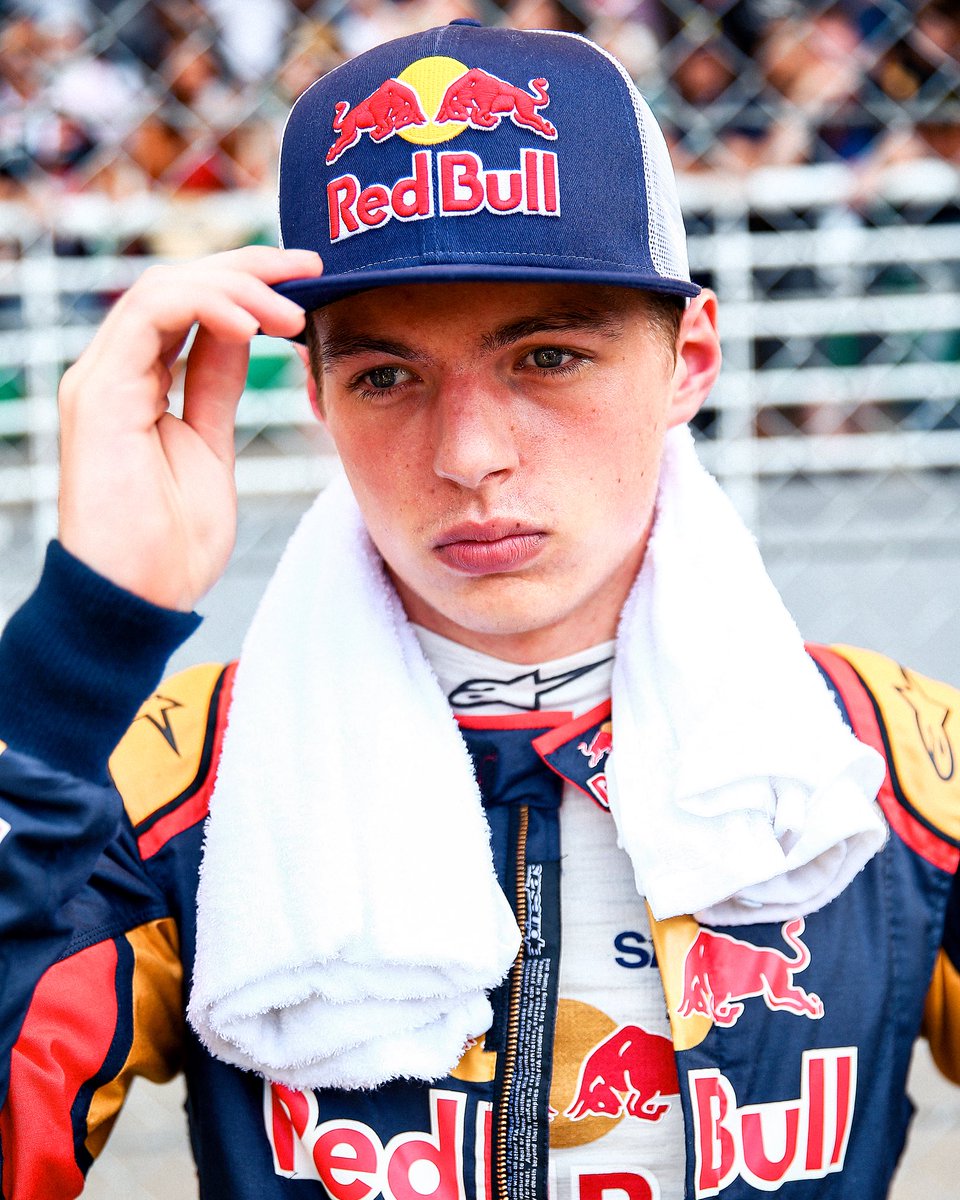VerstappenCOM's tweet photo. Max's first F1 race in Malaysia 🔙 in 2015 🥹 https://t.co/EsIPeGdx4t