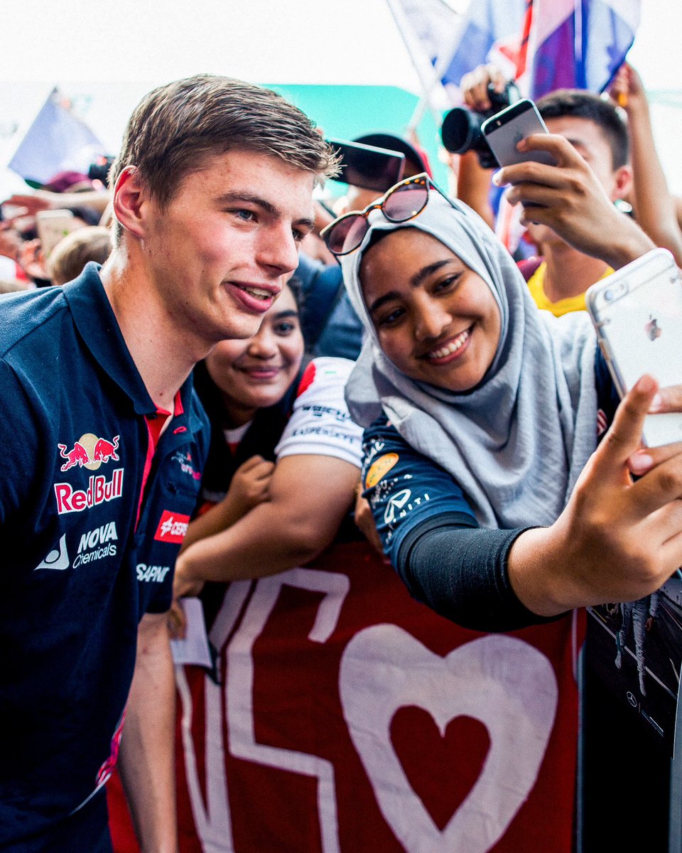 VerstappenCOM's tweet photo. Max's first F1 race in Malaysia 🔙 in 2015 🥹 https://t.co/EsIPeGdx4t