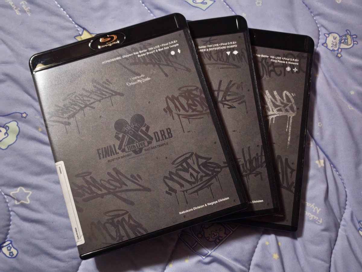 28Ue's tweet photo. アニメイトからお荷物が届きました( •ᴗ• )

ヒプノシスマイク -Division Rap Battle-
11th LIVE ≪Final D.R.B≫
🟥Buster Bros!!! ＆ Bad Ass Temple🟣
🟦MAD TRIGGER CREW ＆ どついたれ本舗🟠
🟨Fling Posse＆ 麻天狼🩶 https://t.co/KkTGB2SEME