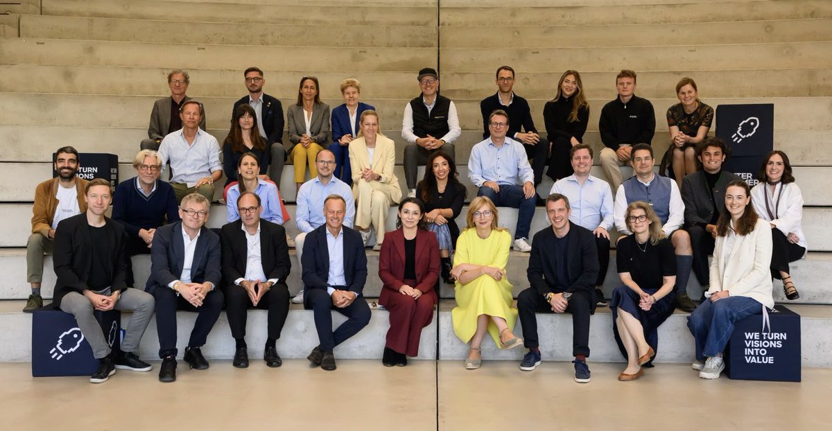 EZaharievaEU's tweet photo. From research to startup and scaleup: that journey is what Europe must accelerate. 
Rise Europe and UnternehmerTUM show the value of hands-on support, strong university links and collaboration across the innovation ecosystem.  (1/2) https://t.co/VSOU4cLygT