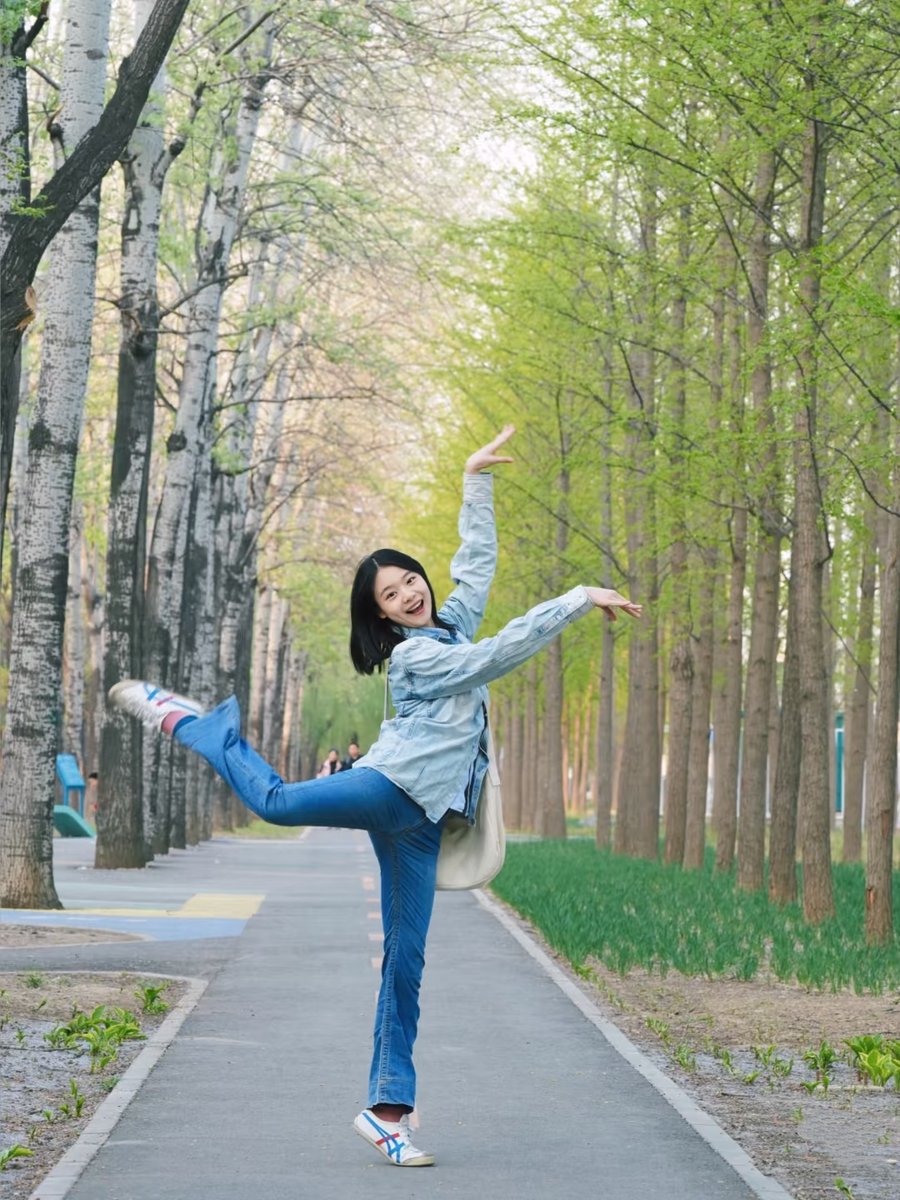 david_drift_ce4's tweet photo. When you're ready to skip the boring vibe and let the playful, confident energy of 谂撩矩拭蹦 take over—yes, it's all about feeling free and fun! https://t.co/7UPibLBbsf