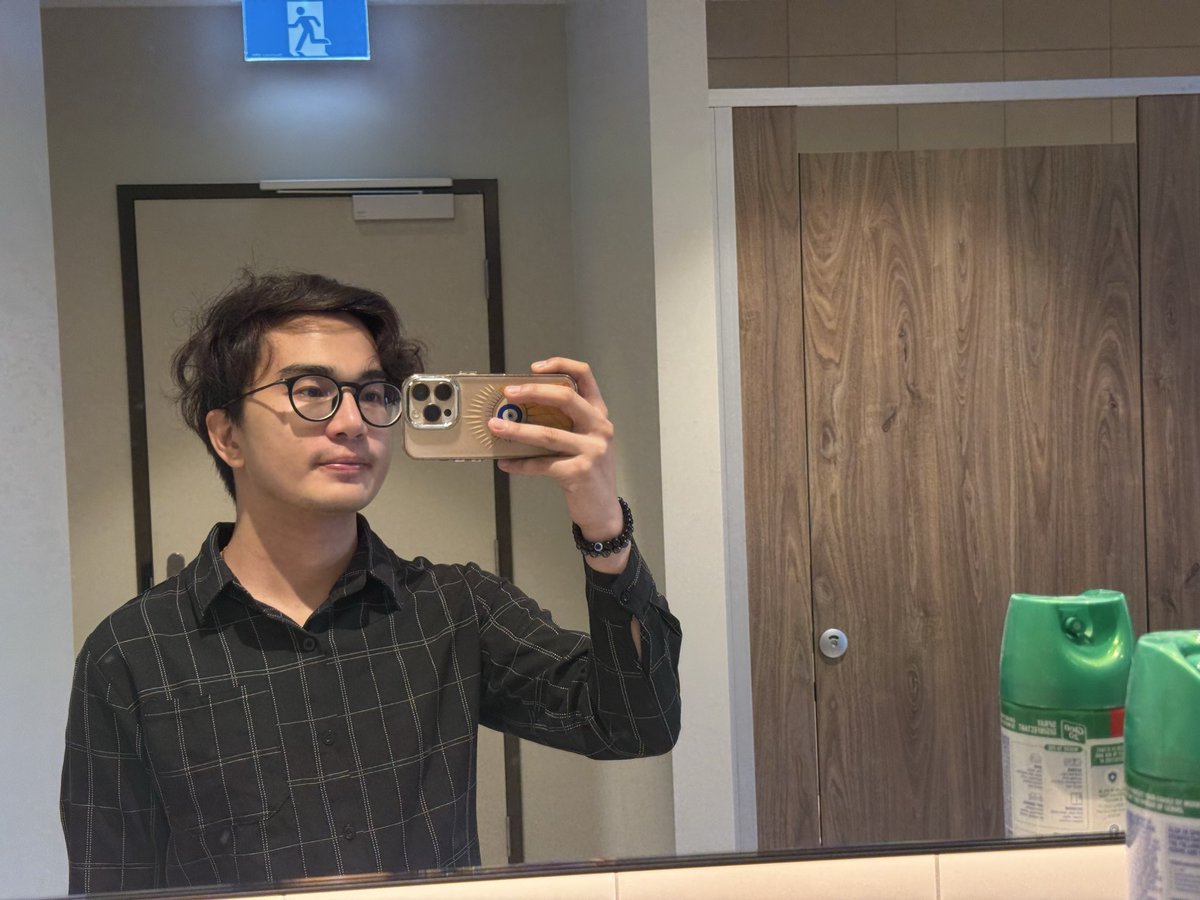 hmmico's tweet photo. Sydney boyfriend/photographer for hire https://t.co/jesccHZudQ