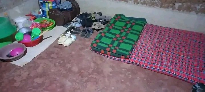 TOKYOXon's tweet photo. A woman would  enter a self-contained  room like this and start adding  unnecessary  things. https://t.co/UOd5q6RtSW
